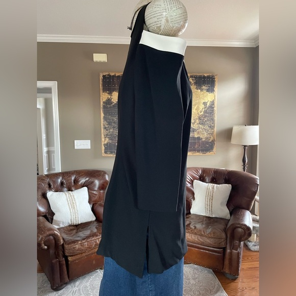 Boston Proper Beyond Travel Three Quarter Sleeve Cold Shoulder Top - Picture 2 of 6